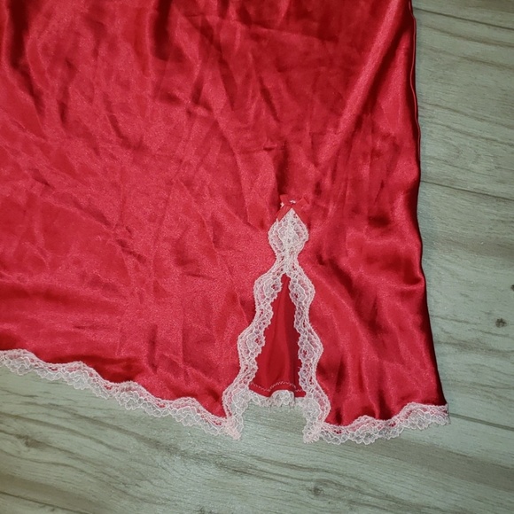 Victoria's Secret Lingerie Red Lace NWT Small - Picture 2 of 5